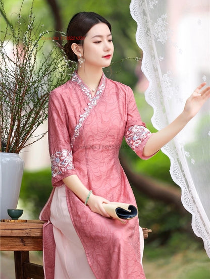 2025 Vietnam traditional Áo Dài -- Cheongsam flower embroidery v-neck a-line, banquet evening dress